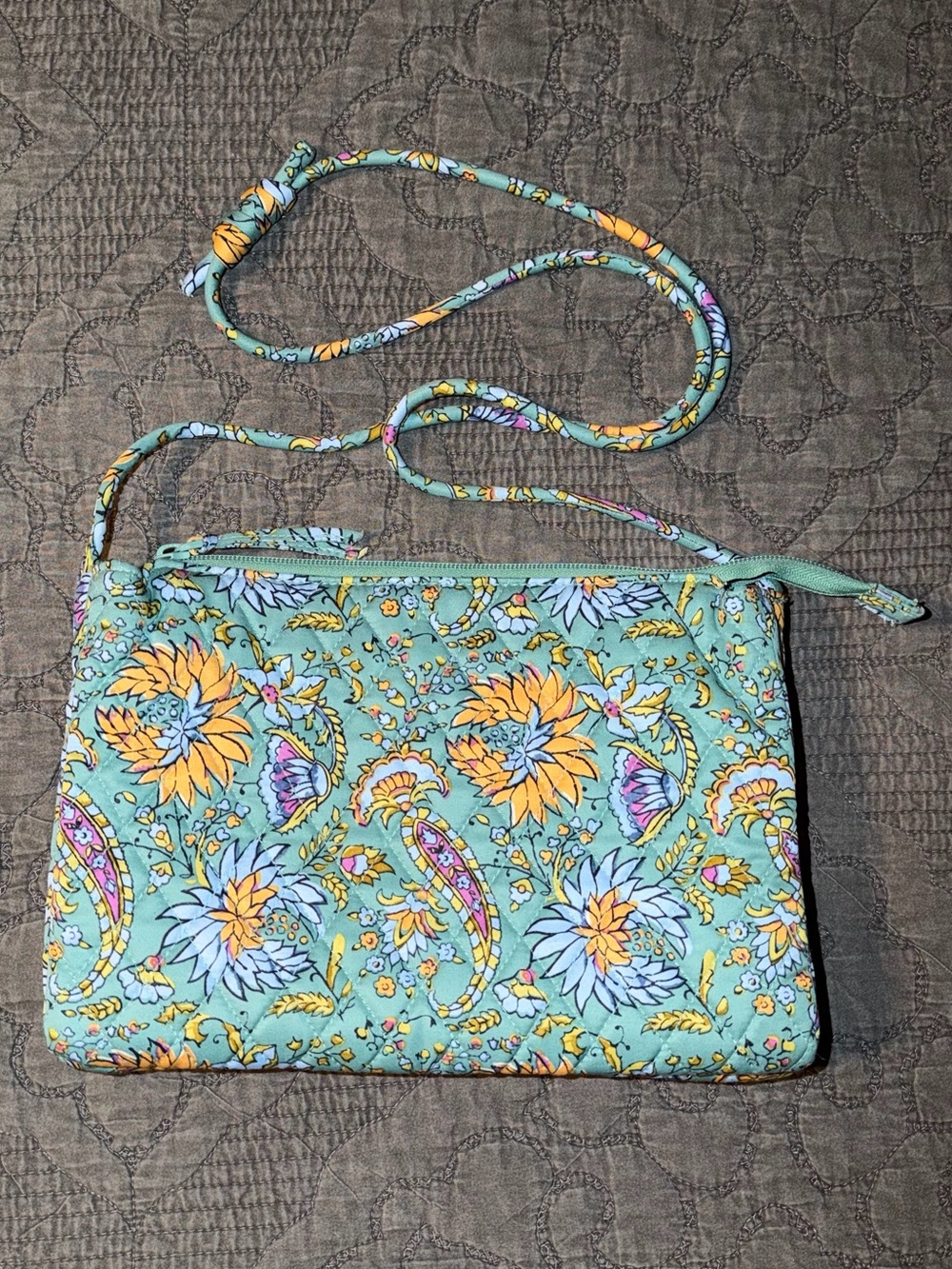 Vera Bradley Foxbury Crossbody in
Gemstone Paisley